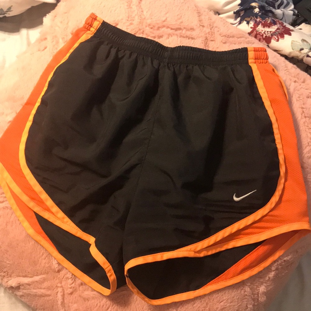 nike shorts! size xs!